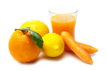 succo misto di carote e agrumi un pieno di vitamine