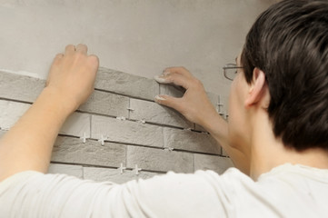 worker tiler at work