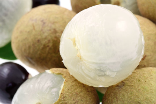 longanes, dimocarpus longan, fruits tropicaux