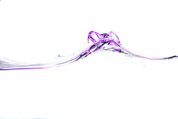 Violette Wasseroberfläche