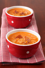 Cabbage and red pepper soup