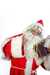 Père Noël avec des cadeaux sur fond blanc