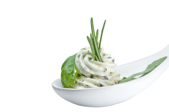 L&ouml;ffel mit Kr&auml;uterbutter