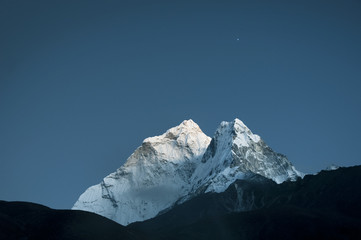 Ama Dablam- Solo Khumbu, Himalaja, Nepal