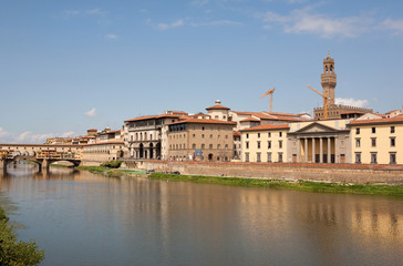 Fototapeta na wymiar View of the River Arno in Florence Italy