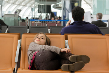 Obraz premium grosse fatigue dans le terminal de l'aéroport