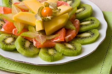 Tropischer Obstsalat