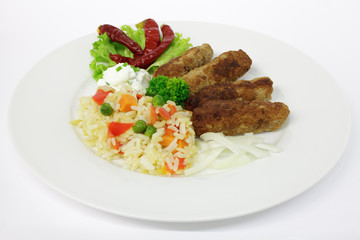 Cevapcici mit Djuvec - Reis