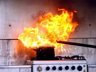 Papier Peint photo Lavable Flamme Démonstration de mise de l& 39 eau sur le feu d& 39 huile
