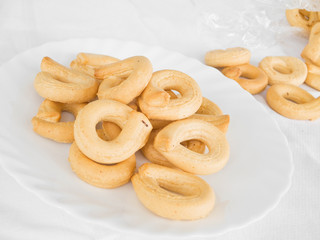 Italian Boiled Pretzels: Taralli.