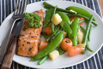 Salmon with vegetables