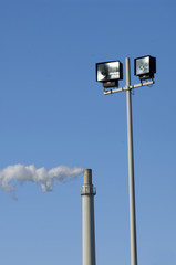 Schornstein und Scheinwerfer