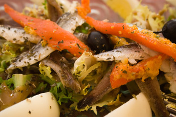 Ensalada de anchoas y boquerones