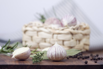 Knoblauch flach