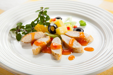 Grilled turkey fillet and vegetable salad