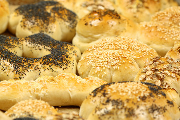 Rolls with seeds