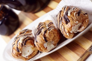 Chocolate eclair
