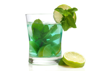 mojito cocktail with laim and leaf lies