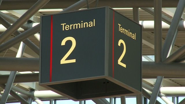 Flughafen Terminal Halle Check-in Hamburg