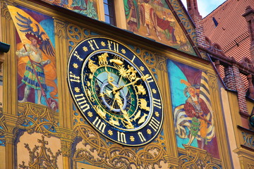 Fototapeta na wymiar Zegar astronomiczny w Ulm City Hall
