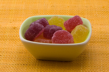 gommose sfondo giallo