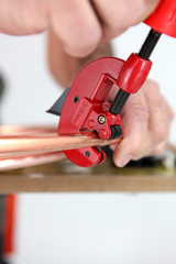 Découpe d'un tube cuivre