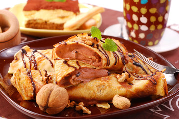 pancakes with chocolate mousse