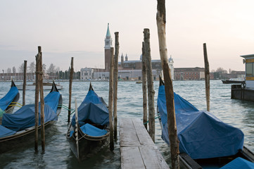 Fototapeta na wymiar San Giorgio Widok z San Marco dock o zachodzie słońca, Venice Włochy