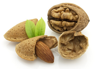 Almonds with walnut