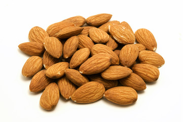 Unshelled almonds