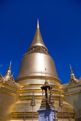 Fototapeta premium Golden Chedi in Grand Palace,Bangkok