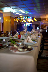 BANQUET TABLE