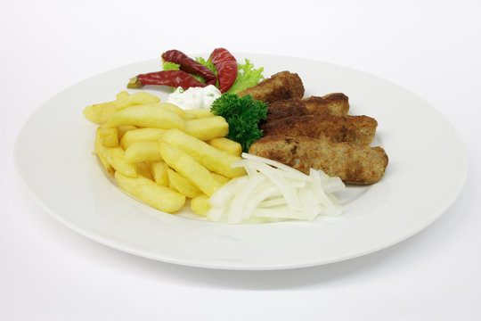 Cevapcici mit Pommes frites