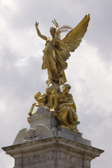 Fototapeta na wymiar Victoria Monument w Londynie