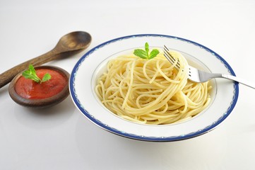 spaghetti and tomato souse