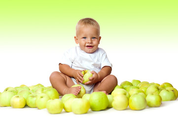 kid with apples