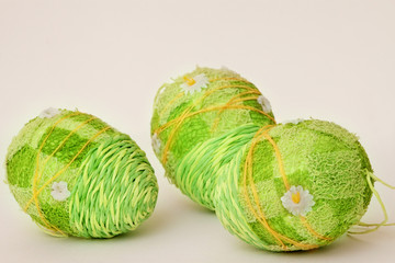 Trzy zielone pisanki © DESIGN