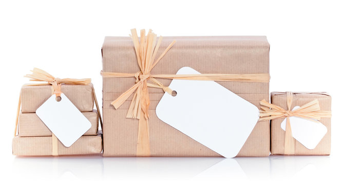 Cadeaux emballage &eacute;cologique avec &eacute;tiquette blanche