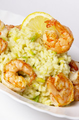 Risotto with fried prawns and avocado