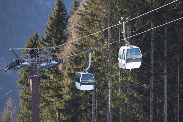 Ski gondola in Italian Dolomites © Michal Adamczyk