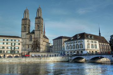Fototapeta na wymiar Gross Munster w HDR, Zurych, Szwajcaria