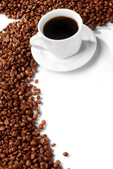 Cup with coffee, costing on coffee grain