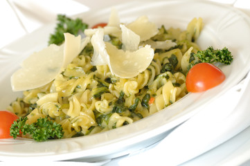 Spinach fussili