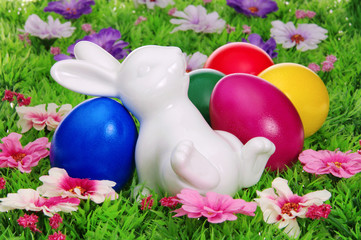 Ostereier auf Blumenwiese - easter eggs on flower meadow 04