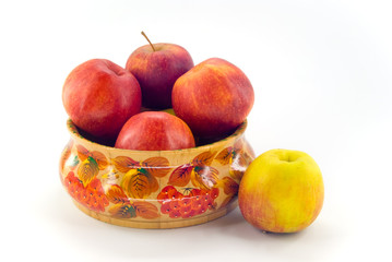 apples in wooden dish