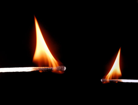 Fiammiferi e fiamma