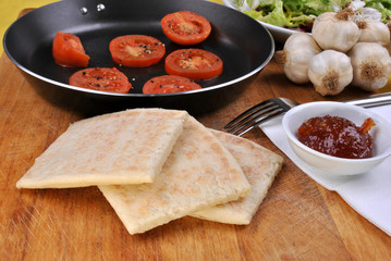 irisches Potato Bread und Tomaten
