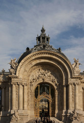 Fototapeta na wymiar Entrée du Petit Palais de Paris