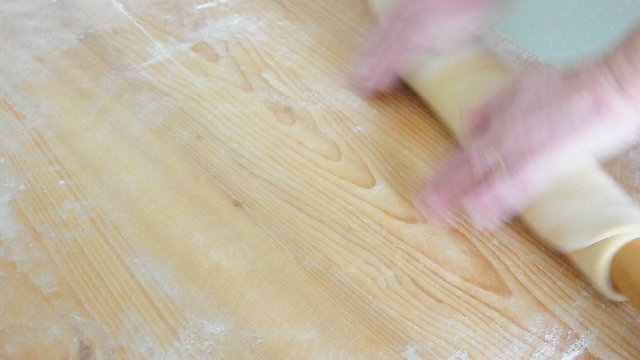p&eacute;trir la pate