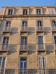 façade de caractere